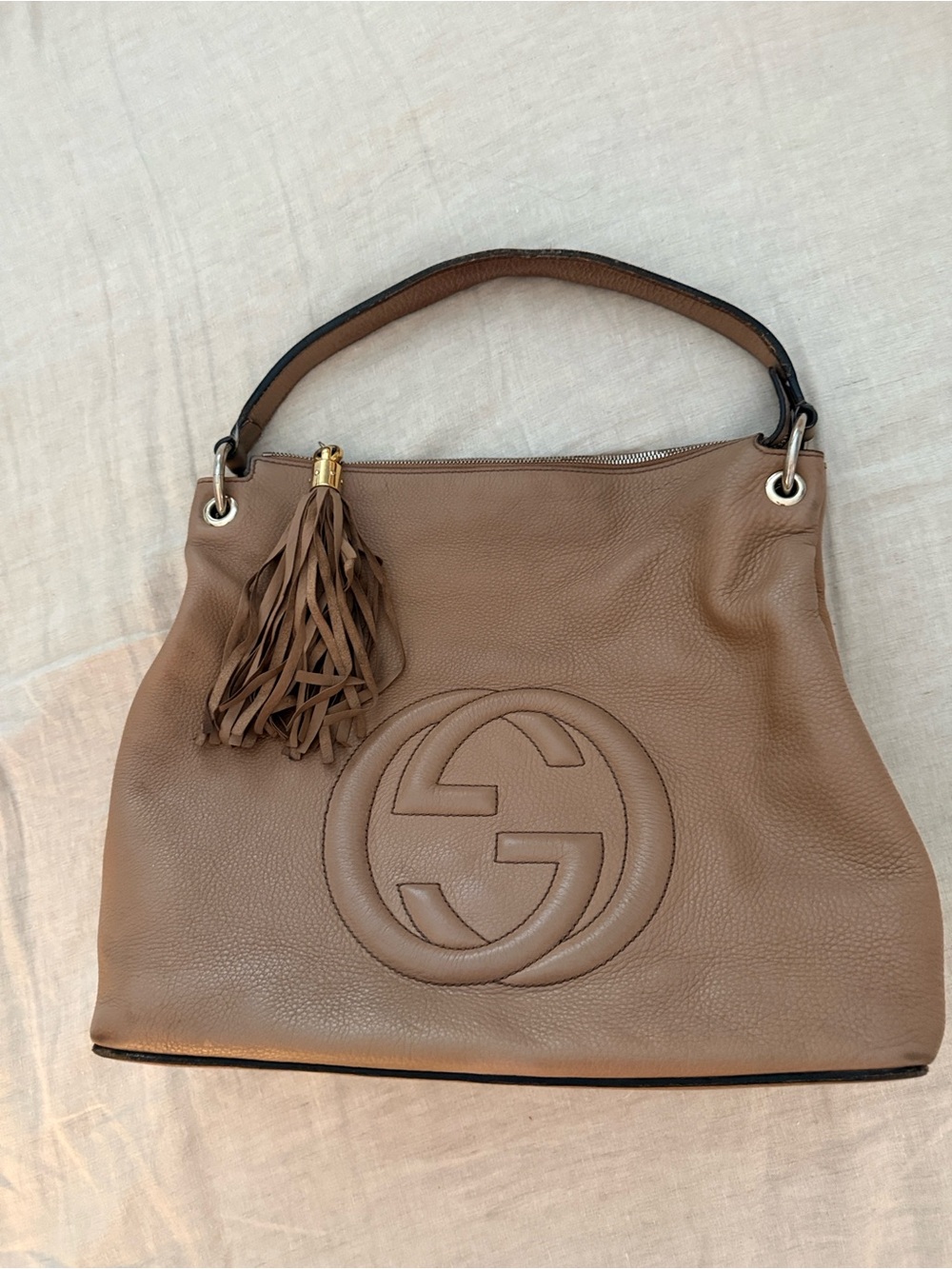 Authentic Gucci Soho Cellarius Medium 282309 Taupe Leather Hobo